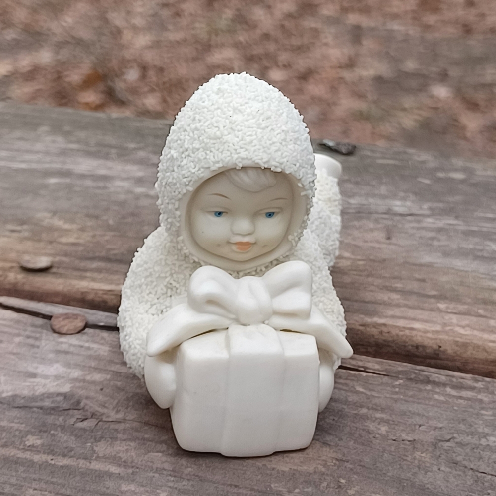 Snowbabies "Overnight Delivery" Bisque Ornament Dept 56 "Winter Tales No Box EUC